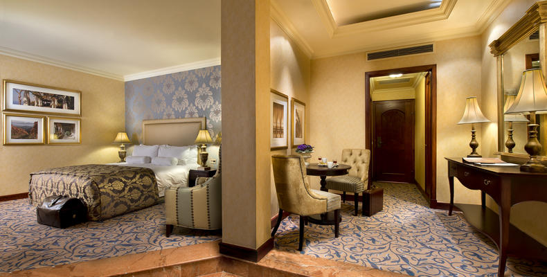 The Michelangelo Executive Suite